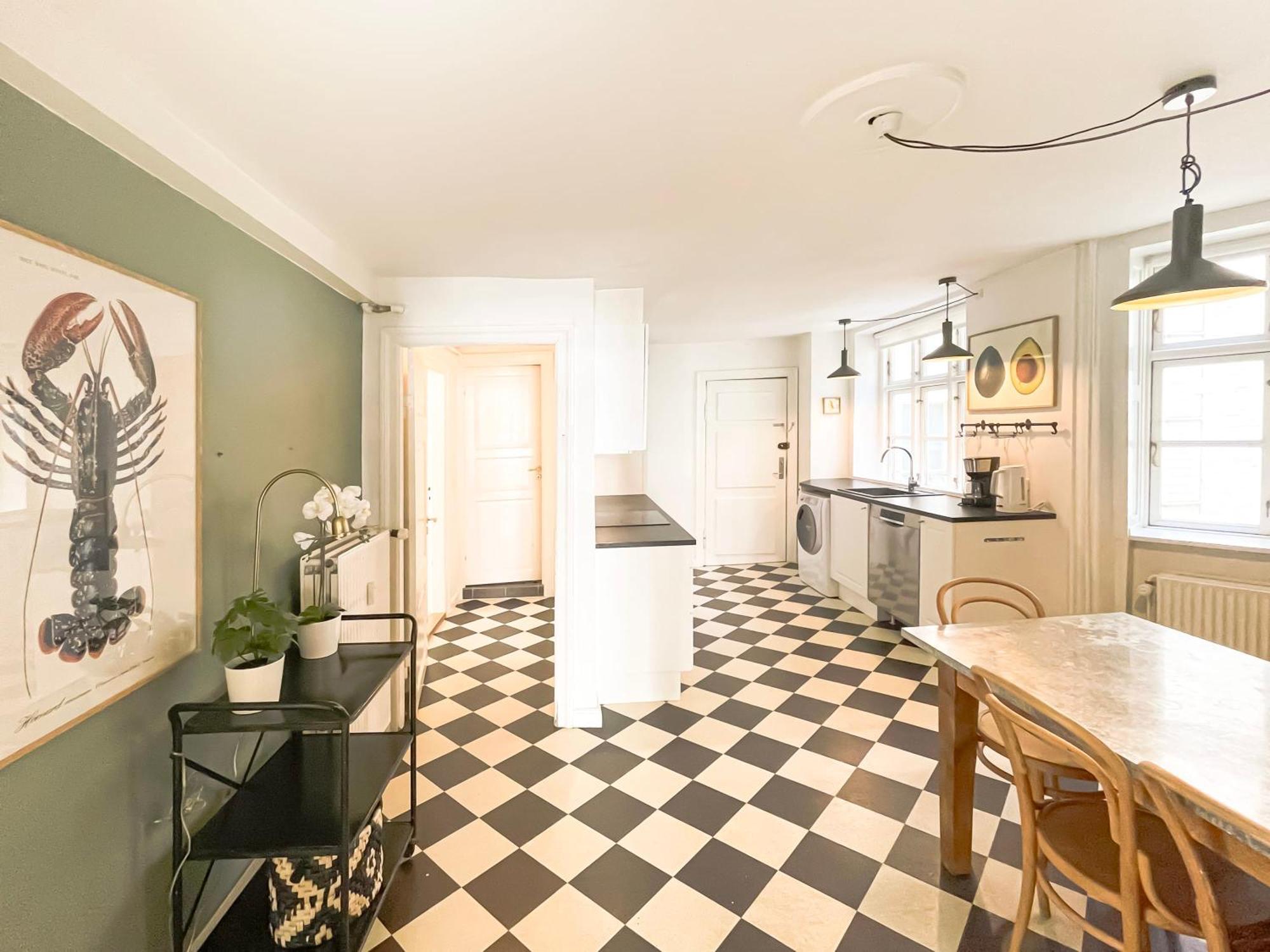 Large Apartment With 4 Bedrooms In Copenhague Extérieur photo